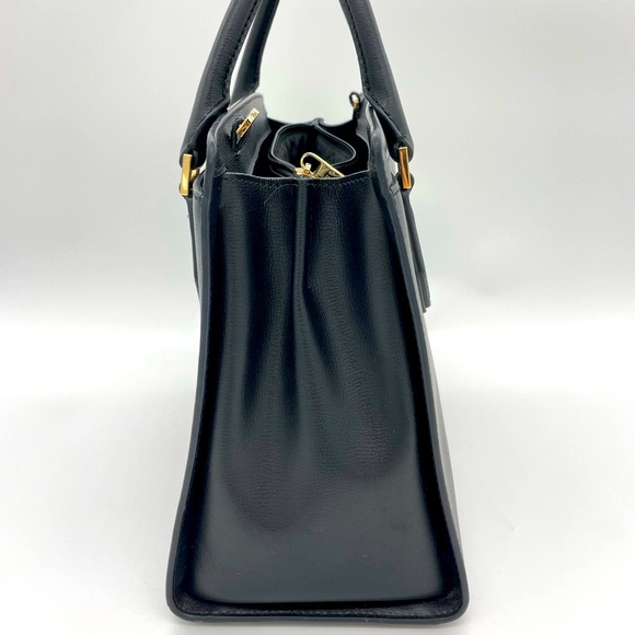 🥳SOLD🥳🔥👜 Michael Kors Black & Gold Purse 👜🔥 - Picture 6 of 15